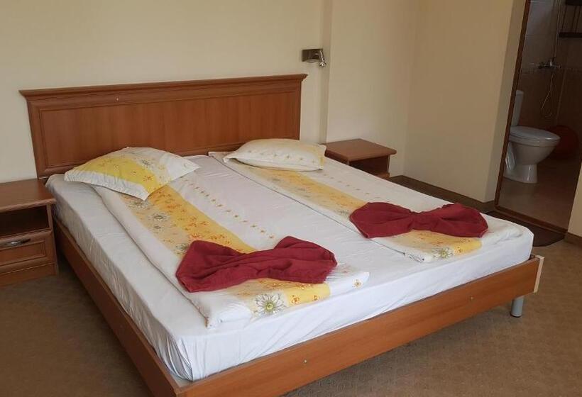 스탠다드 스튜디오 킹침대, Guest House Markovi Aheloy