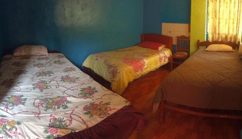 تختخواب در اتاق مشترک, Hostal Arcangel