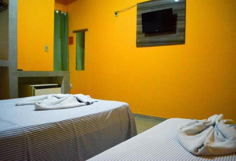 Quarto Triplo Comfort, Pousada Itaúnas