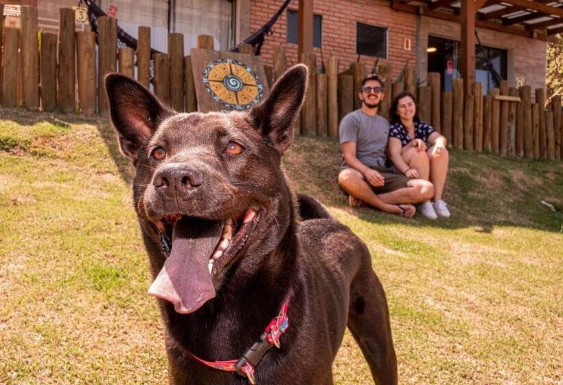 استودیوی استاندارد, Pousada Makani