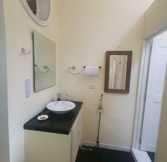 标准三人间, Casamarilla