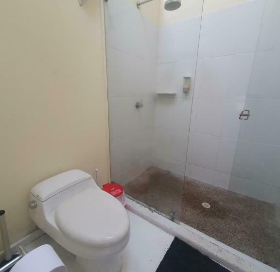 标准三人间, Casamarilla