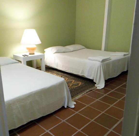 标准三人间, Casamarilla