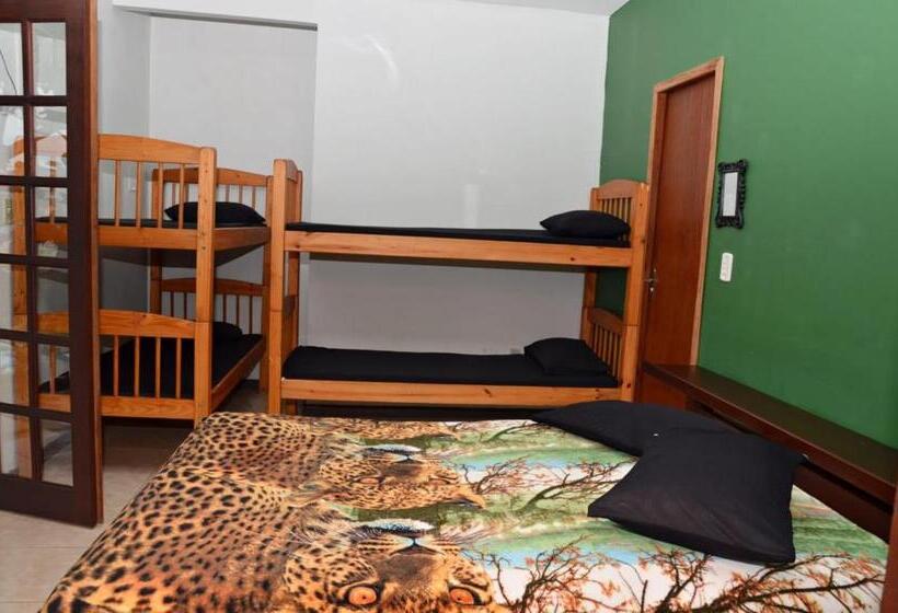 חדר משפחתי חדר אמבטיה משותף, Suite De Férias