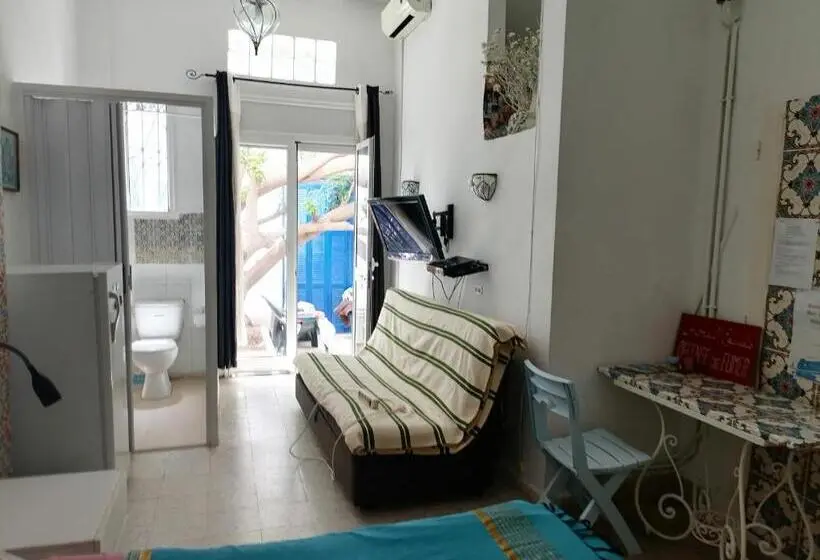 Standard Triple Room with Terrace, The 18, Marsa Guest House