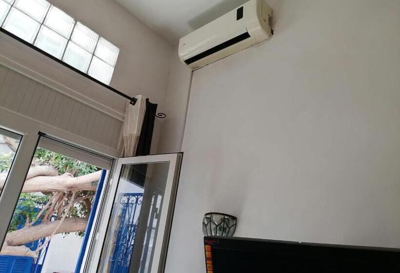 Standard Triple Room with Terrace, The 18, Marsa Guest House