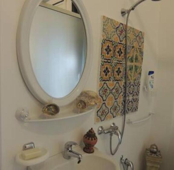 Standard Triple Room with Terrace, The 18, Marsa Guest House