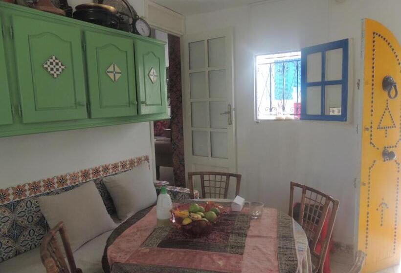 Standard Triple Room with Terrace, The 18, Marsa Guest House