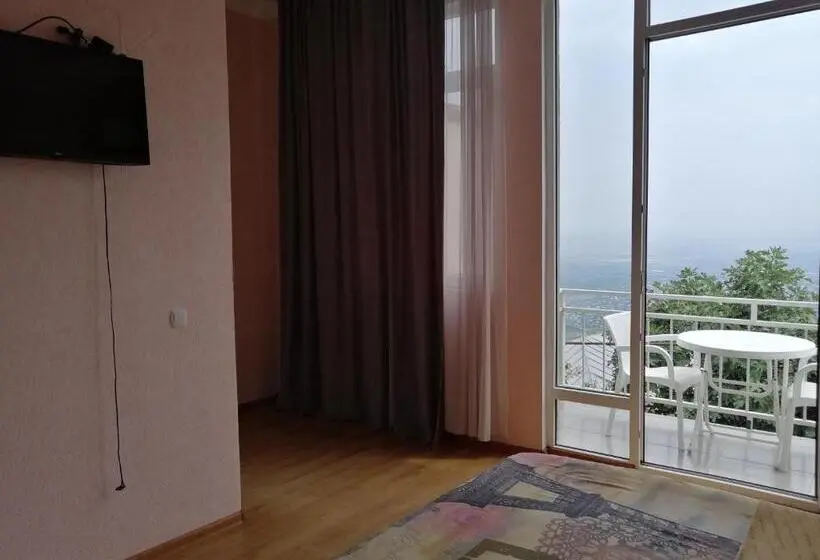 اتاق لوکس با بالکن, Guest House Alazani Valley