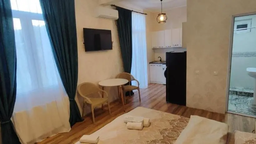 استودیوی لوکس, Guest House Alazani Valley