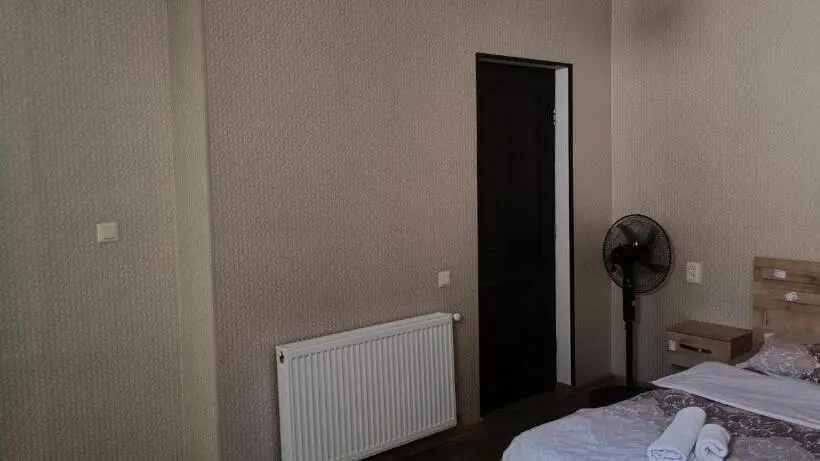 اتاق لوکس, Guest House Alazani Valley