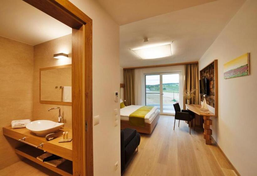 Comfort room with balcony, Gut Leithaberg