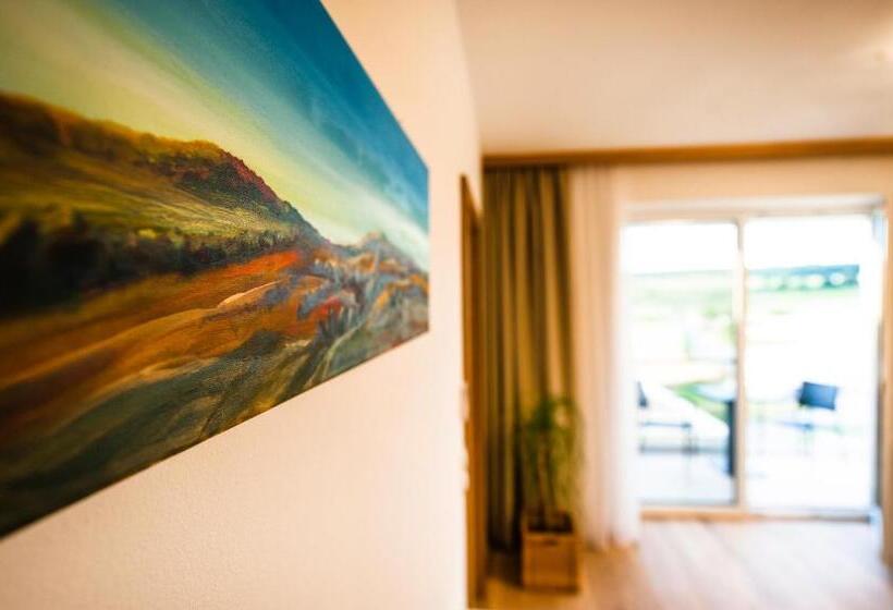 Apartamento 2 Dormitórios, Gut Leithaberg