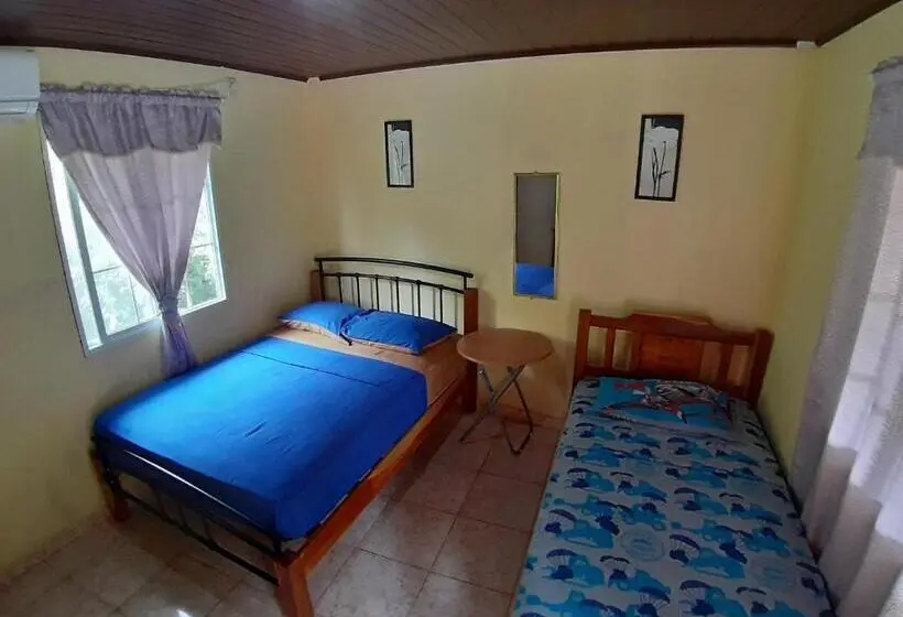اتاق استاندارد, Oceans Hostal