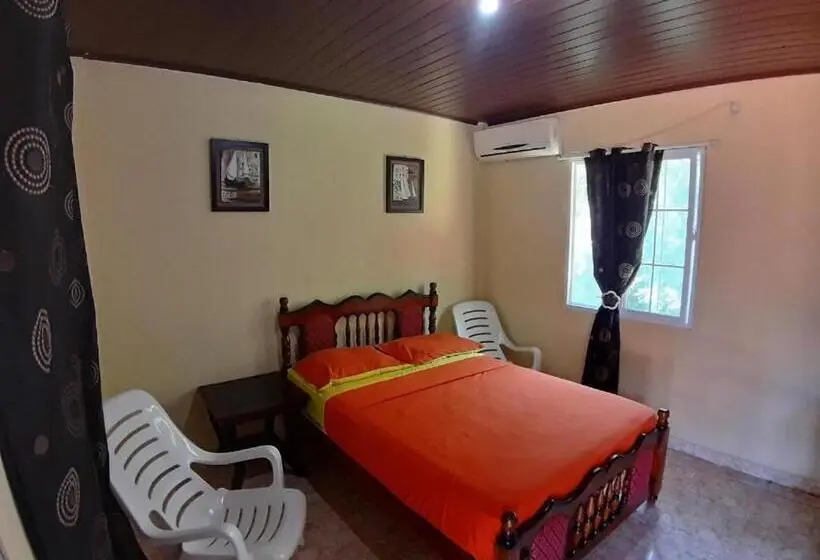اتاق استاندارد, Oceans Hostal