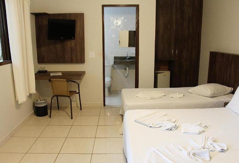 Quarto Quádruplo Estandar, Pousada Berro D'água