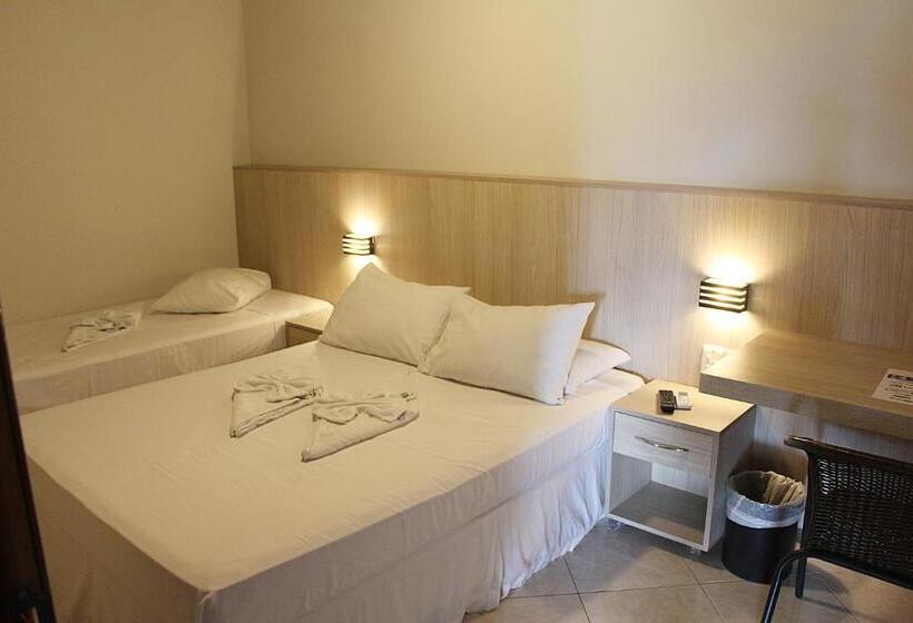 غرفة كلاسيكية ثلاثية, Pousada Berro D'água