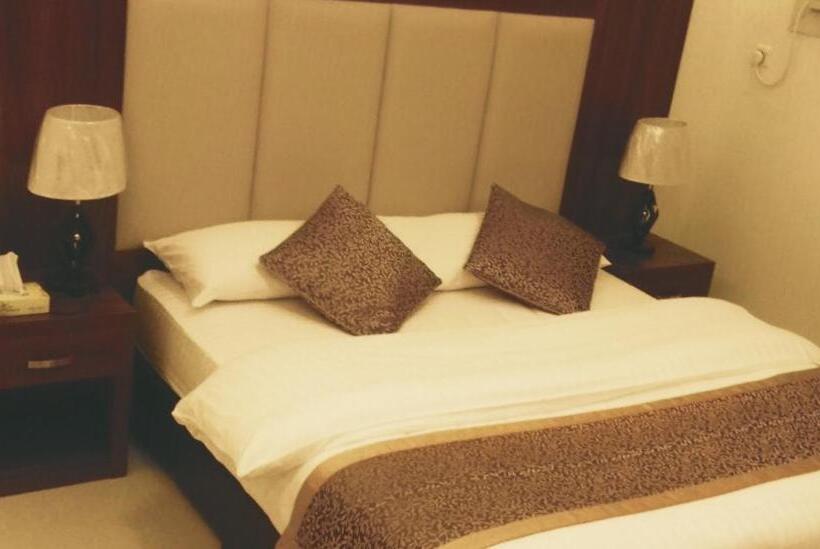 استودیوی استاندارد, Raha Suites