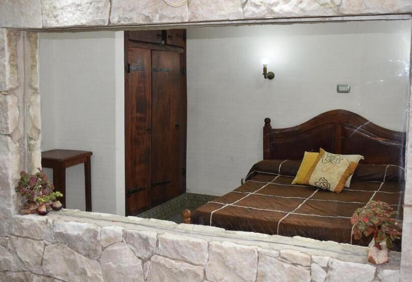 غرفة قياسية, Estancia Santa Leocadia