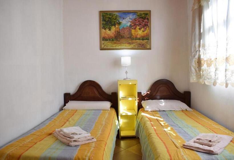 شقة غرفتين, Estancia Santa Leocadia