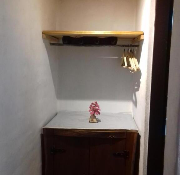 غرفة أساسية ثلاثية, Estancia Santa Leocadia