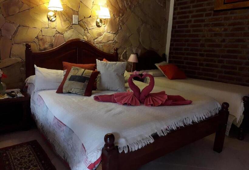 غرفة أساسية ثلاثية, Estancia Santa Leocadia