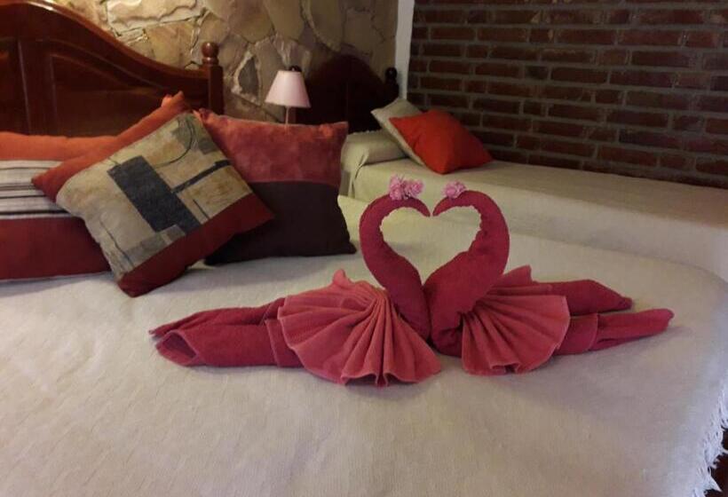 غرفة أساسية ثلاثية, Estancia Santa Leocadia