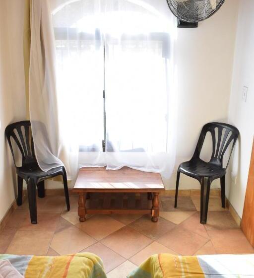 شقة غرفتين, Estancia Santa Leocadia