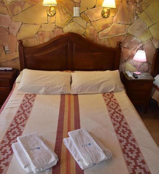 غرفة أساسية ثلاثية, Estancia Santa Leocadia