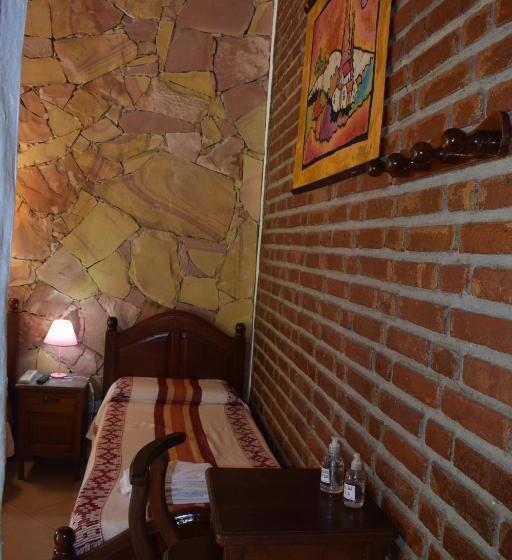 غرفة أساسية ثلاثية, Estancia Santa Leocadia