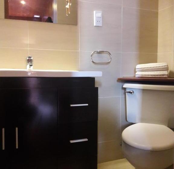 اتاق لوکس با تخت بزرگ, Onkel Inn Wagon Sleepbox Uyuni