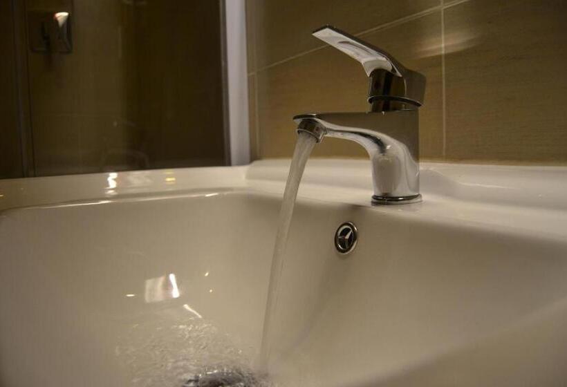 اتاق لوکس, Onkel Inn Wagon Sleepbox Uyuni