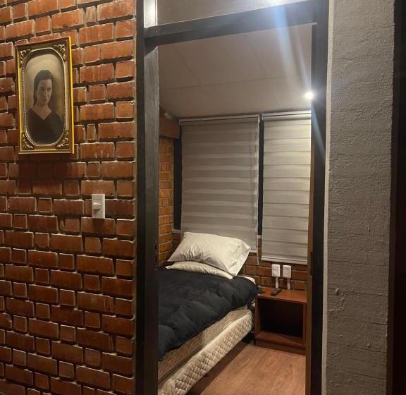 اتاق استاندارد یک نفره, Onkel Inn Wagon Sleepbox Uyuni