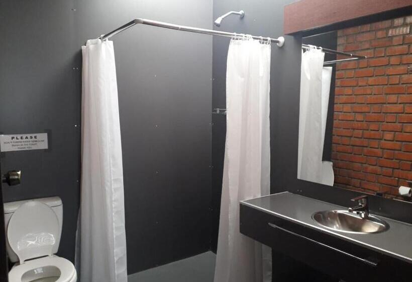 اتاق خانوادگی, Onkel Inn Wagon Sleepbox Uyuni