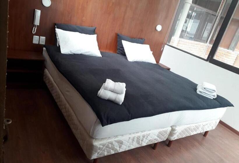 اتاق خانوادگی, Onkel Inn Wagon Sleepbox Uyuni