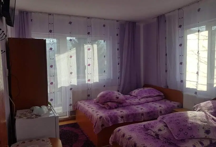 Standard Kolmen Hengen Huone Parveke, Casa Emilia