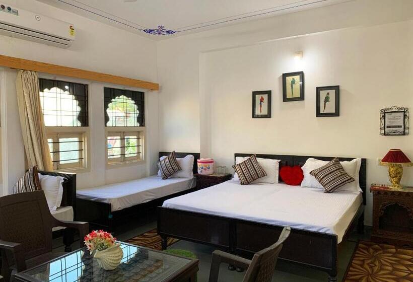 اتاق لوکس, Gadh Ganesh Homestay