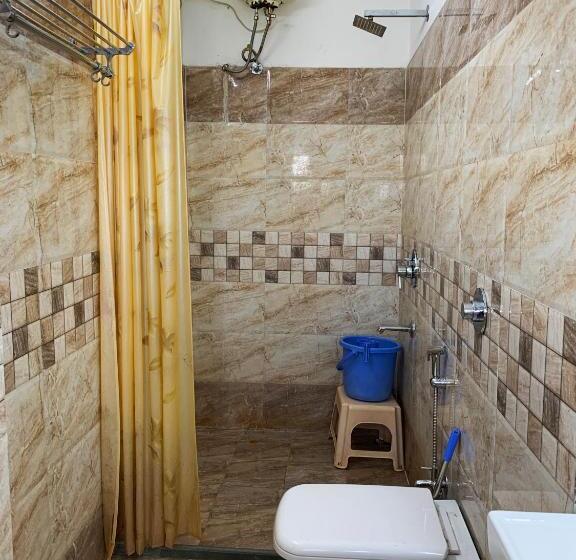 اتاق لوکس, Gadh Ganesh Homestay