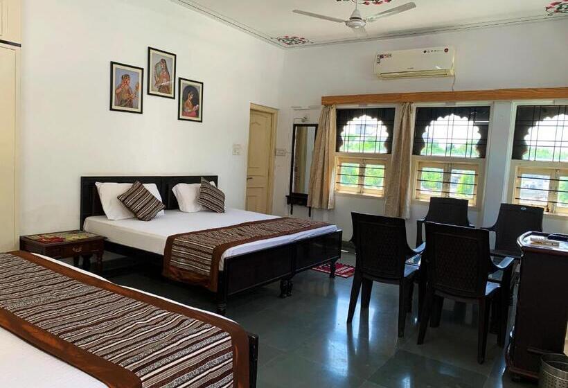 اتاق لوکس, Gadh Ganesh Homestay