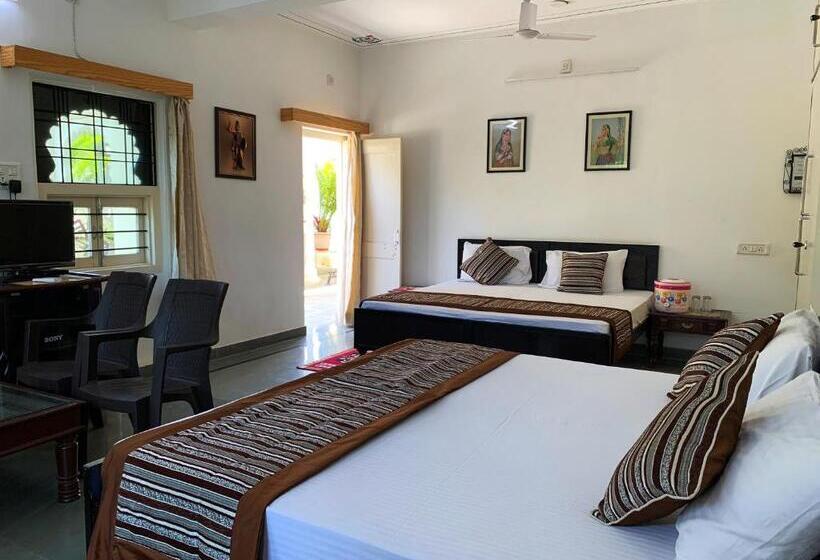 اتاق لوکس, Gadh Ganesh Homestay