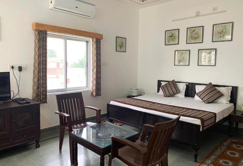 اتاق لوکس, Gadh Ganesh Homestay