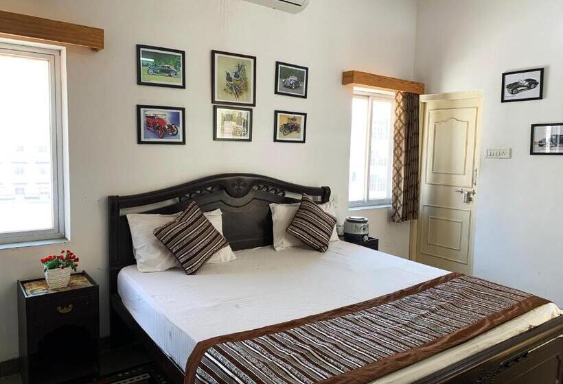 اتاق لوکس, Gadh Ganesh Homestay