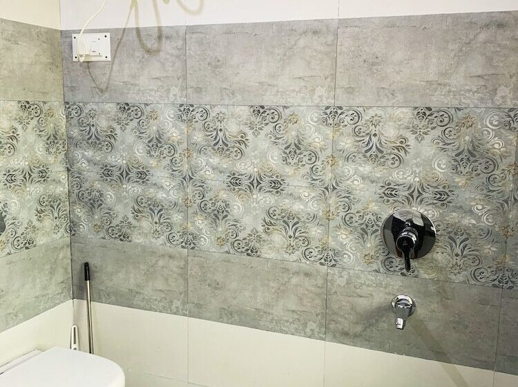 اتاق لوکس, Gadh Ganesh Homestay