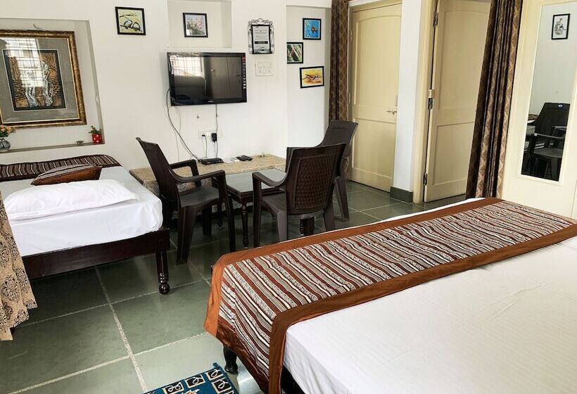 اتاق لوکس, Gadh Ganesh Homestay