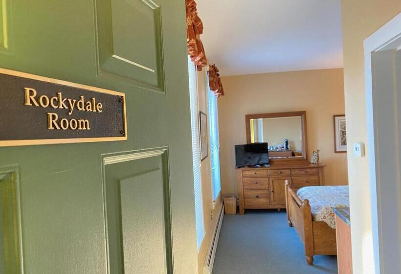 이코노미 룸, Bristol Suites