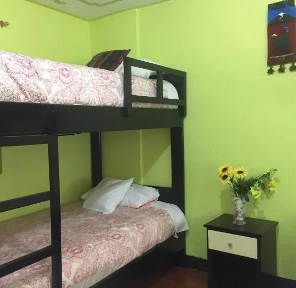 اتاق خانوادگی, Hostal Y Complejo Recreacional La Playita De Monse
