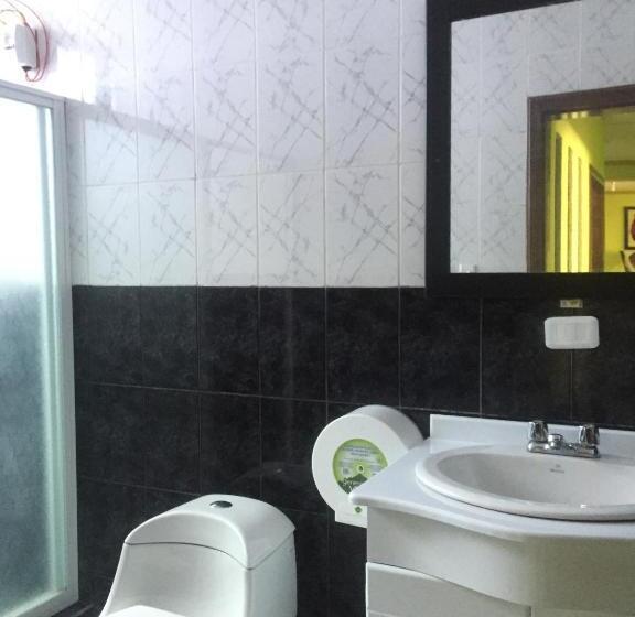 Family Suite, Hostal Y Complejo Recreacional La Playita De Monse