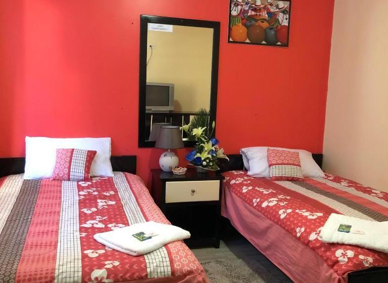 Номер Стандарт Трехместный, Hostal Y Complejo Recreacional La Playita De Monse