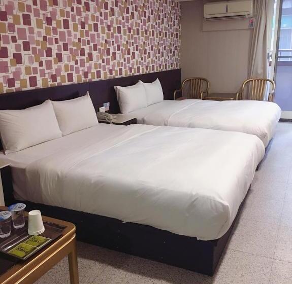 اتاق استاندارد چهارنفره با بالکن, Jing Dian Business