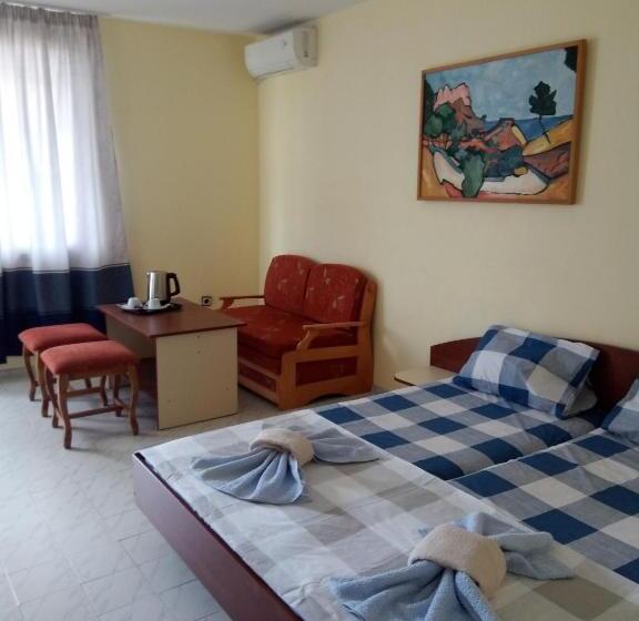 家庭间, Guesthouse Oasis